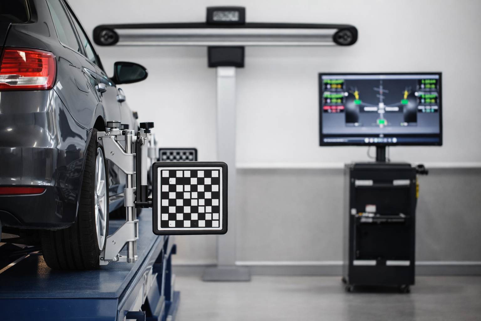 Geometria kół 3D – jak działa nowoczesne stanowisko warsztatowe?